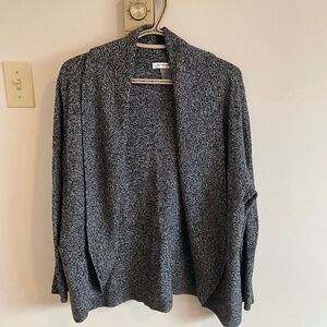 Large lapel shrug cardigan